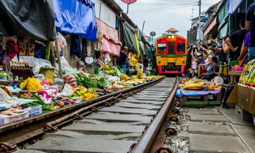 Mae Chaem Railway Market